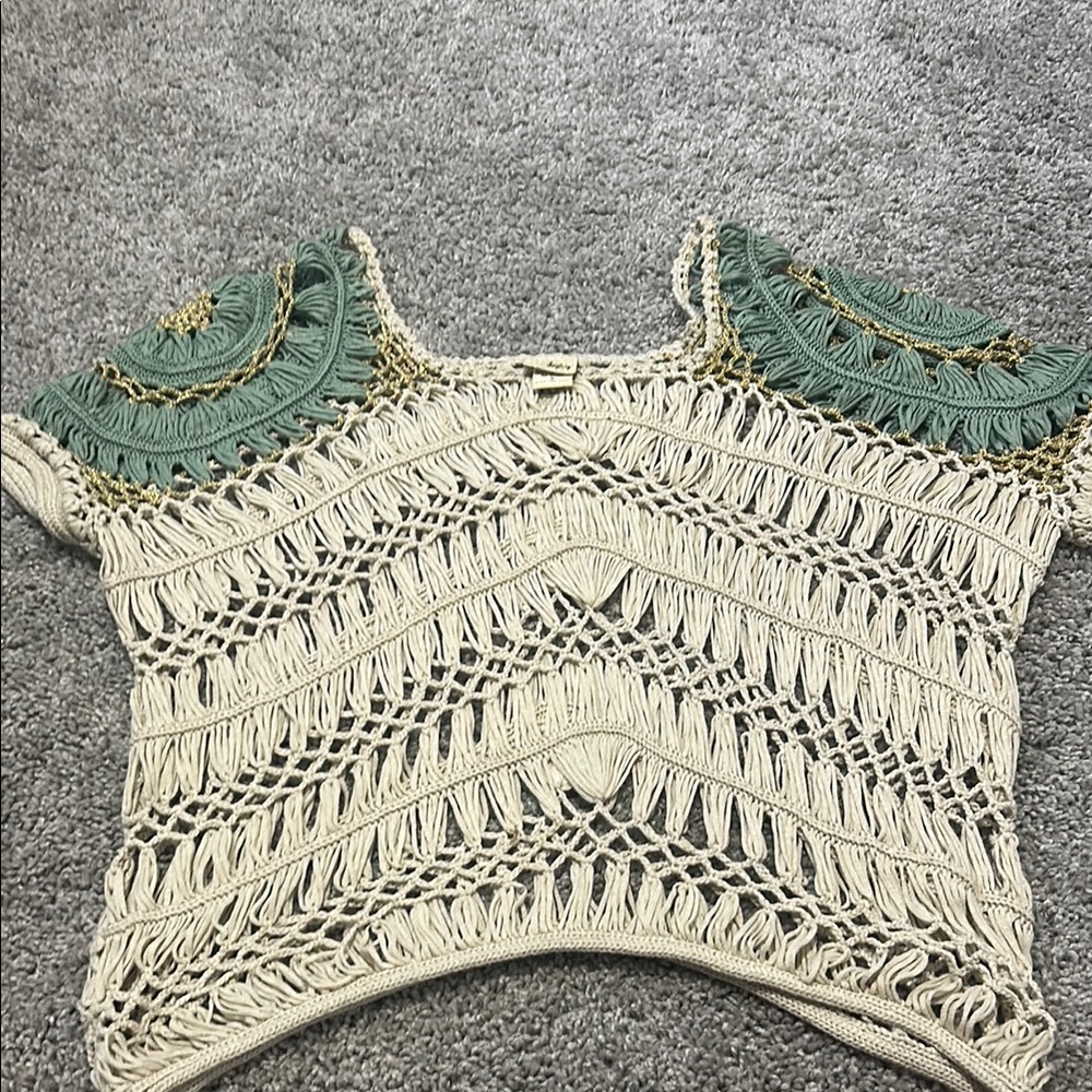 Daytrip Cream and Green Cropped Cut Out Blouse